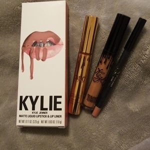 Kylie Cosmetics Makeup - Kylie Jenner Lip Kit and Extras Kylie Cosmetics Makeup - Kylie Jenner Lip Kit and Extras